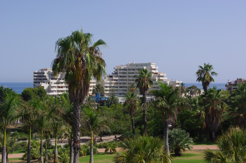 Parque la Paloma med Benal Beach i baggrunden
